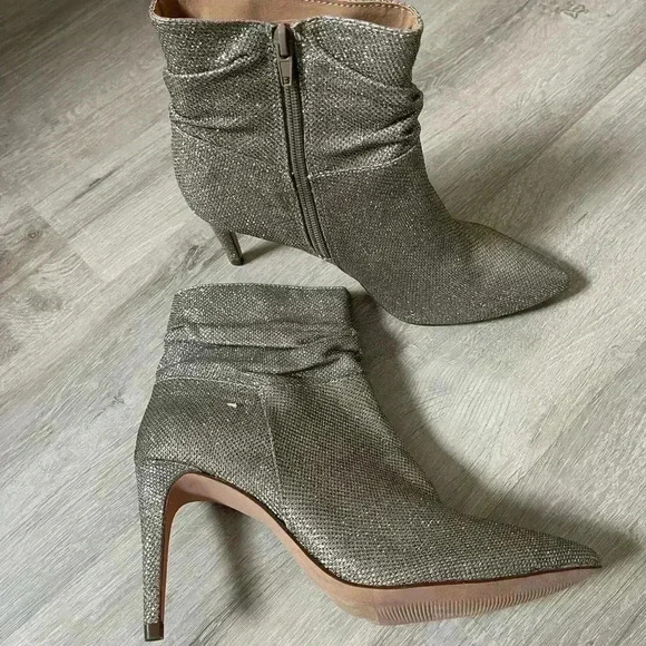 XOXO Silver Glitter Boots Size 9 - Picture 4 of 8